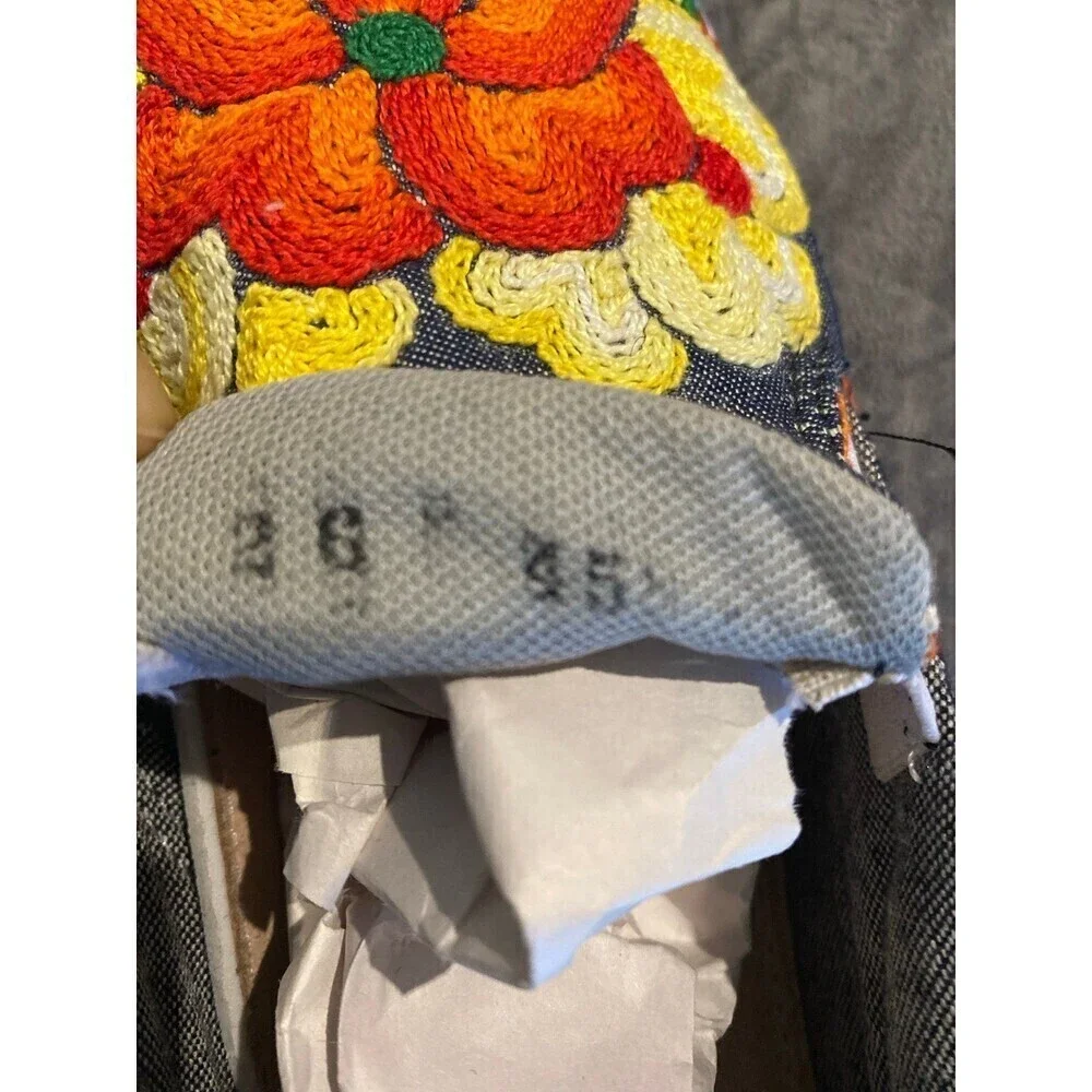 Frida Kahlo Hand Stitched Slip On Tennis Shoes Size 9 - Picture 9 of 10